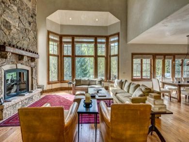 Posh Five Bedroom Luxury Ski Home Steps to Lift